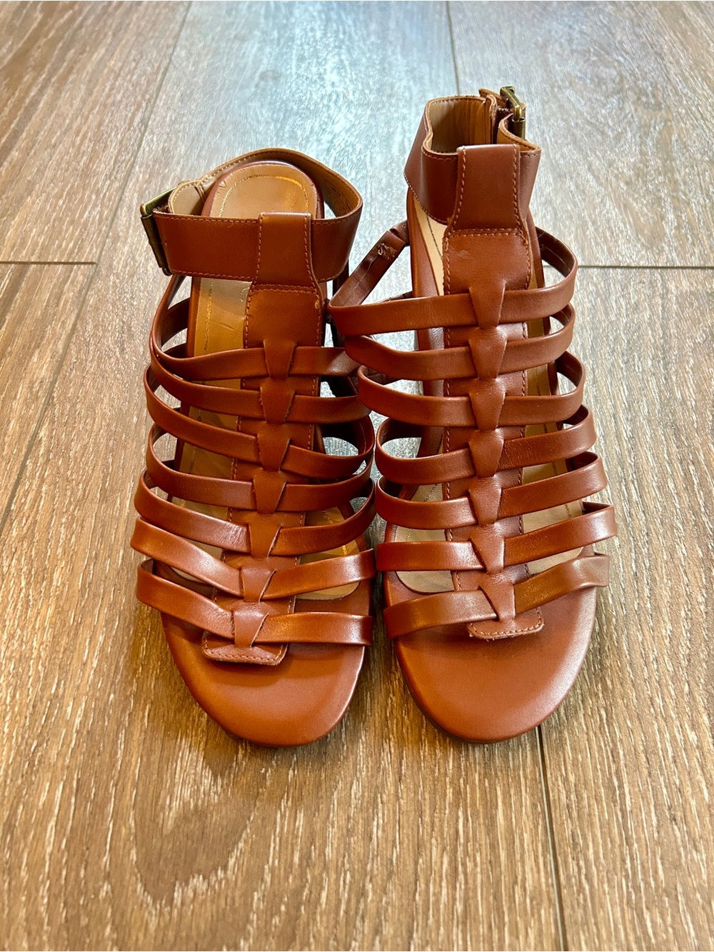 Vionic Tan Strappy Gladiator Sandals